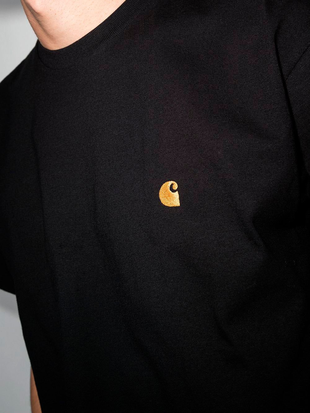 CARHARTT WIP-S/S CHASE T-SHIRT-I026391 00FXX BLACK/GOLD