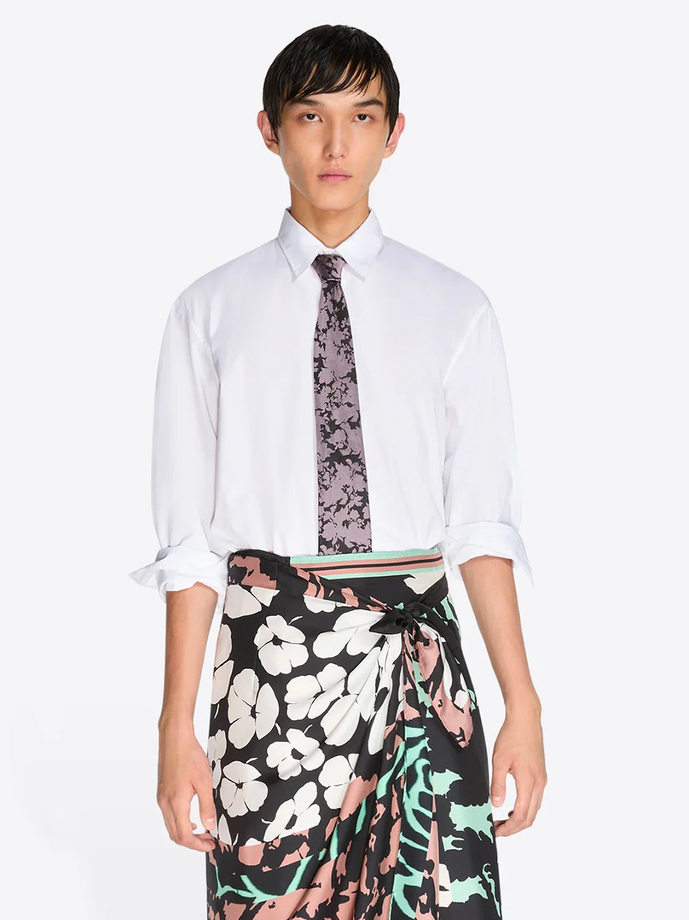 TIE 102 Q.3903 M.W.TIE