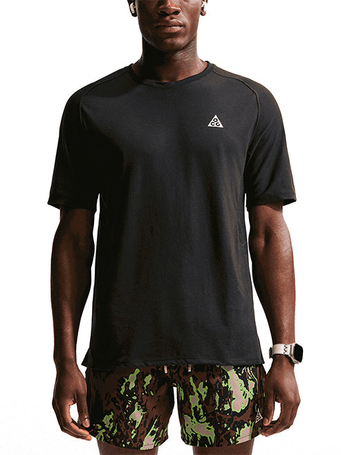 NIKE-ACG "SOLAR CHASE" DRIFIT TEE-IO9677.010 010 BLACK/BLACK/SUMMIT WHITE