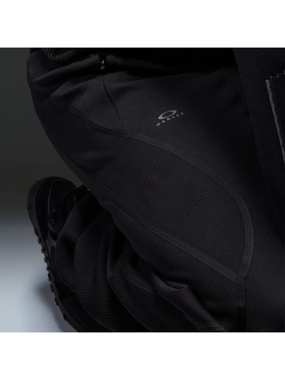 LATITUDE VEIL KNITTED PANT