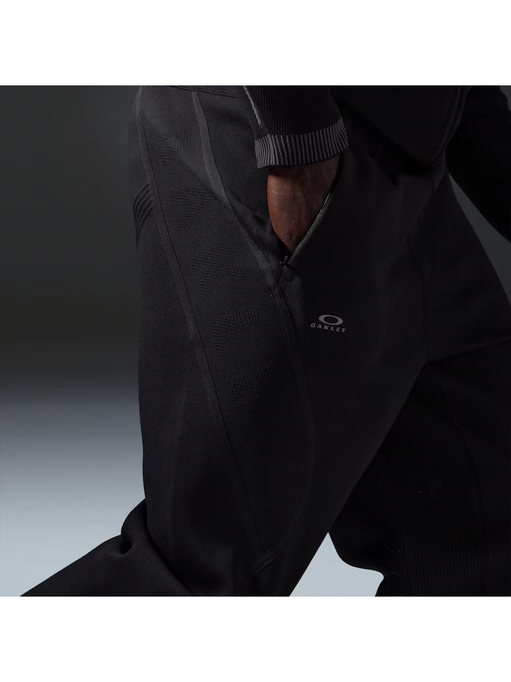 LATITUDE VEIL KNITTED PANT