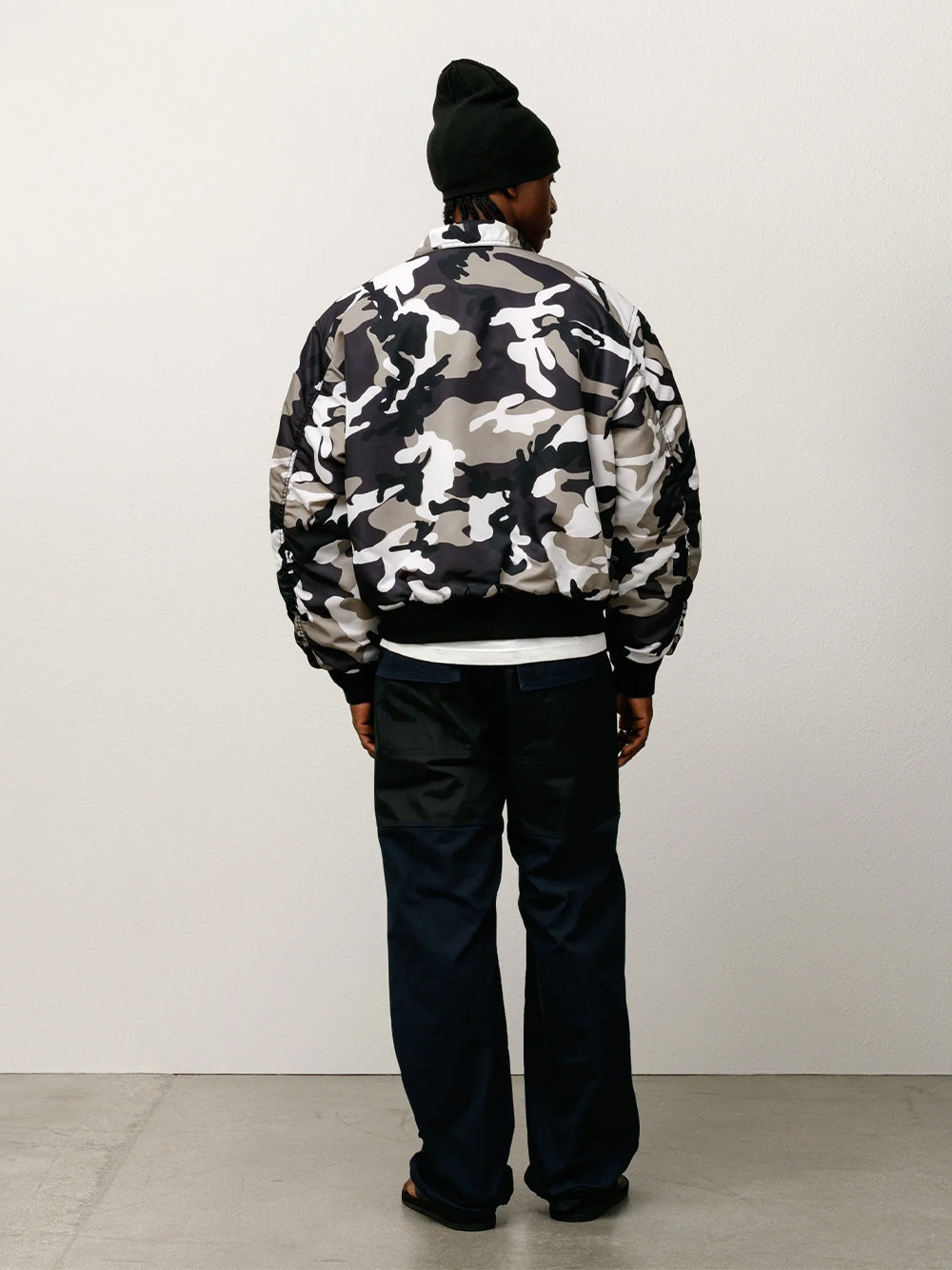 STUSSY-FLIGHT BOMBER-115865 1203 SNOW CAMO